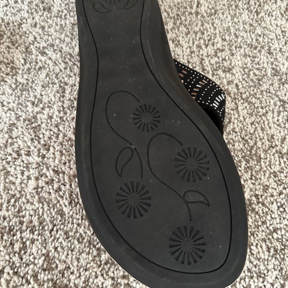 Cliff’s by White Mountain Flip Flops - Picture 2 of 4